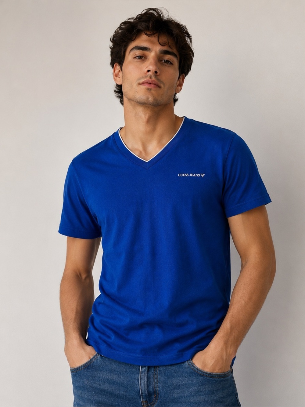 Guess men’s basic t shirt medium